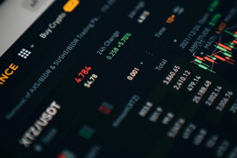 Crypto Exchange Calculator A crypto exchange calculator shows exactly what your coin is worth in another coin or dollars - so you can trade or cash out with confidence, not guesswork.
